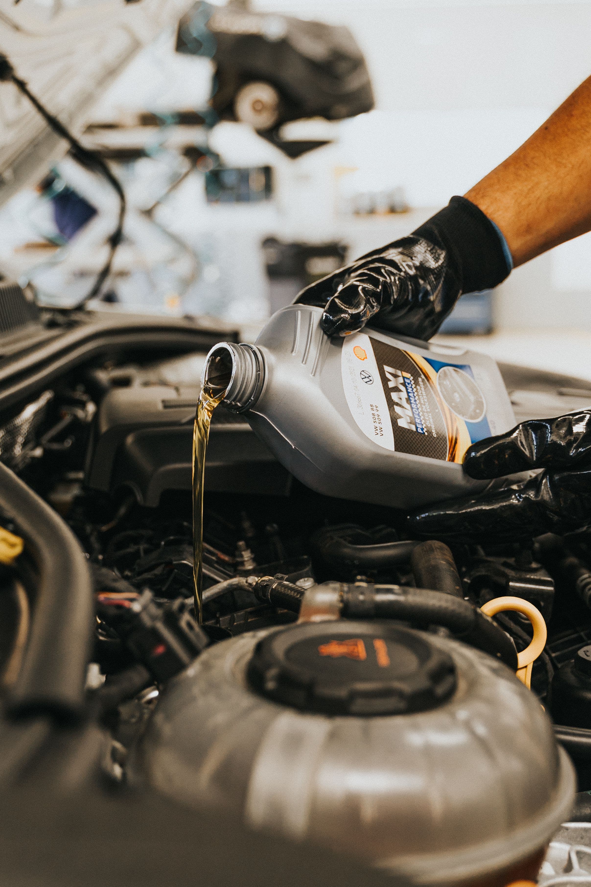 Vidange réalisée dans un atelier automobile